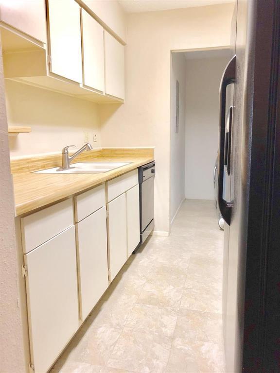 Building Photo - 9443 Pagewood Ln