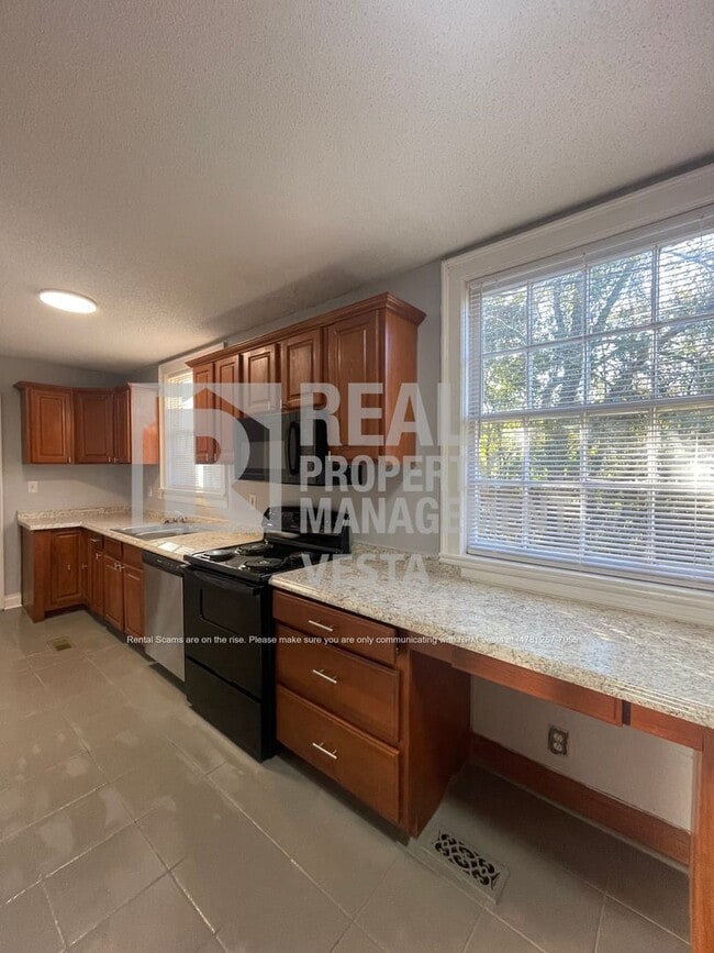 Foto del edificio - 1256 Winton Ave