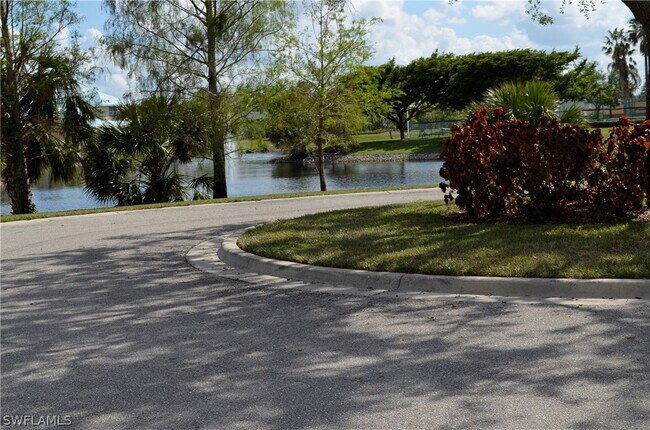 5120 W Hyde Park Ct Unit 203 photo'