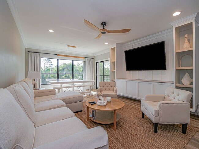 Building Photo - 6175 S Mirror Lake Dr