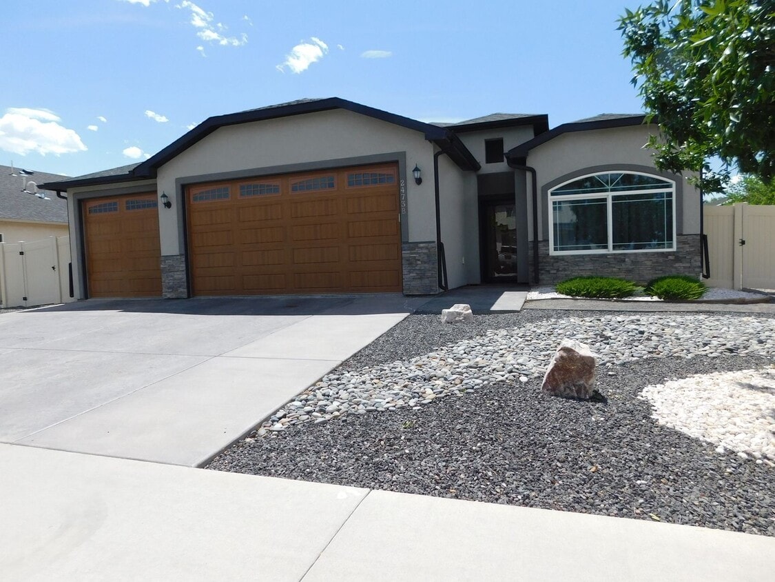 COMING SOON - Spacious Home in NE Grand Ju... - COMING SOON - Spacious Home in NE Grand Ju...