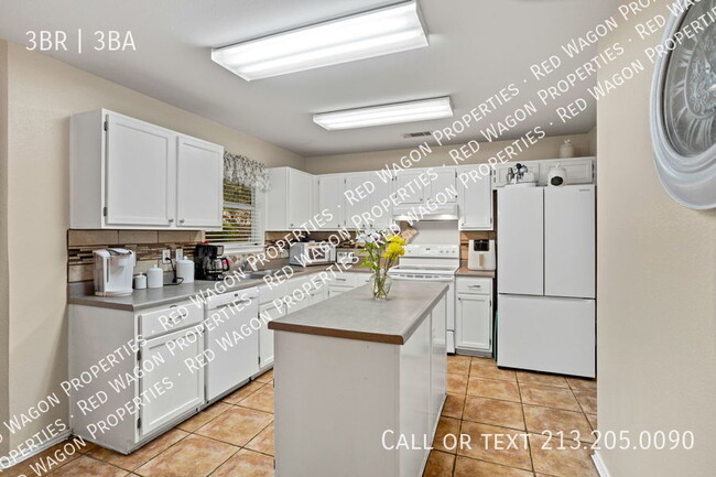 Building Photo - 1211 Lynx Bend