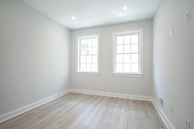 Building Photo - 1218 S 20th St