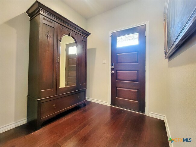 Foto del edificio - 365 Mary Max Cir