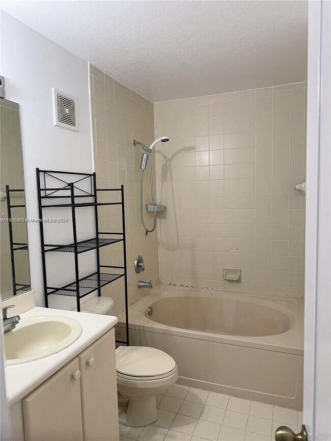 Building Photo - 4331 SW 160th Ave