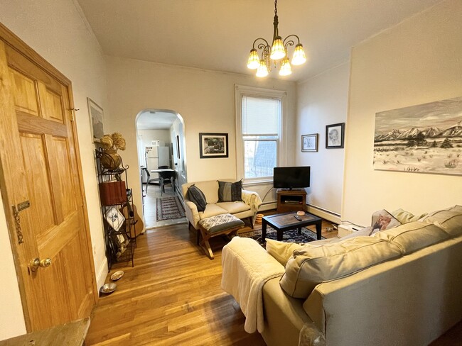 Foto del edificio - 752 E 4th St