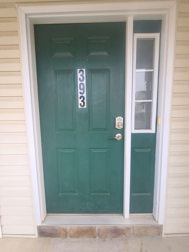 Building Photo - Beautiful End Unit Townhome in Waynesboro, PA
