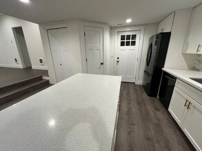 Building Photo - 1214 Beach Ave