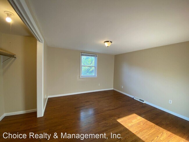 Building Photo - 1 br, 1 bath House - 2740 S Leonard Spring...