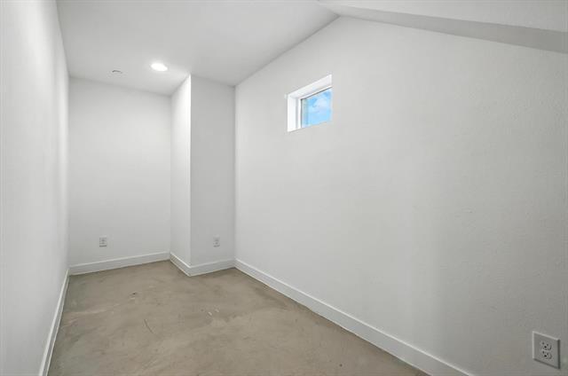 Foto del edificio - 2113 Bennett Ave