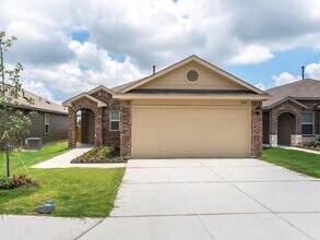 Building Photo - 224 Lake Gln
