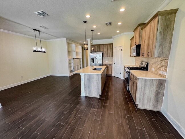 Foto del edificio - Nearly new 3 bedroom 2 bath home with an a...