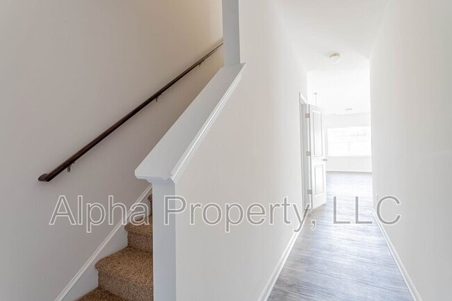 Building Photo - 34 Moorlyn Ln