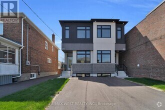 Building Photo - 521 St Johns Rd