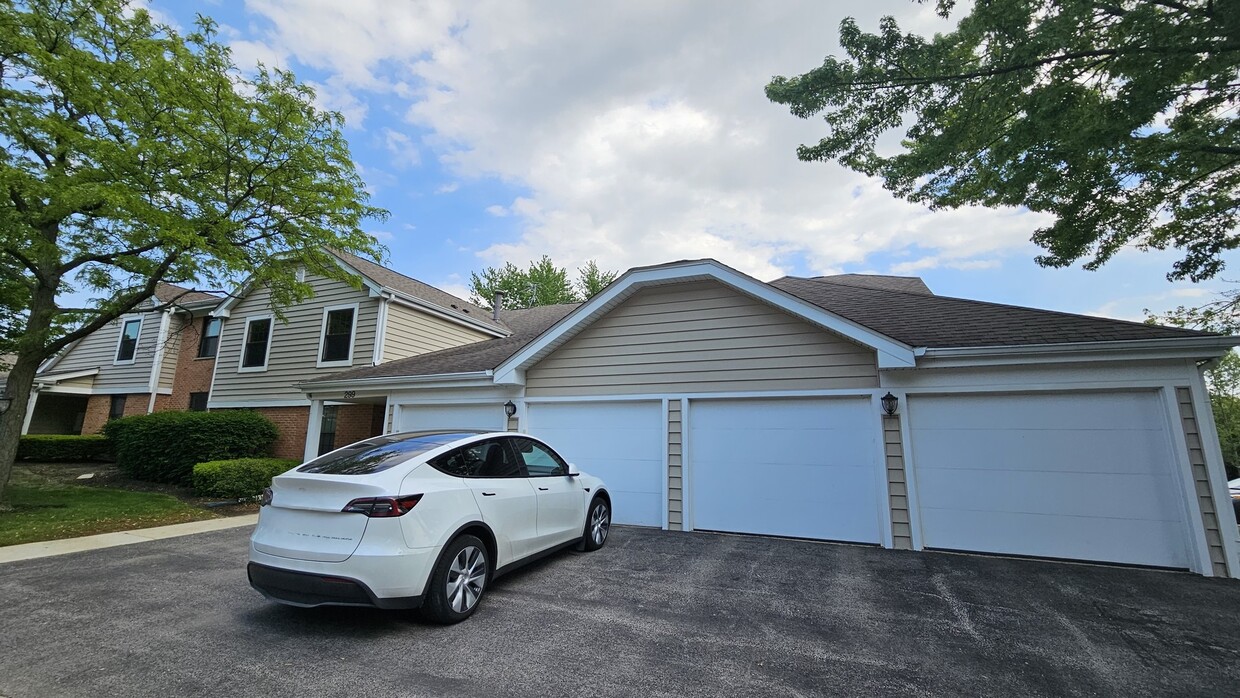 Primary Photo - 299 Pembridge Ln