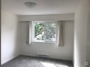 Building Photo - Oaklands Manor