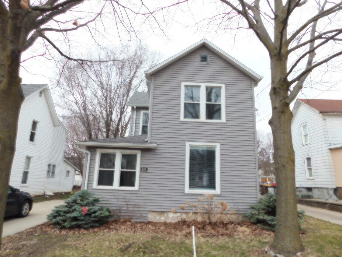 412 N West Ave, Freeport, IL 61032 House Rental in Freeport, IL