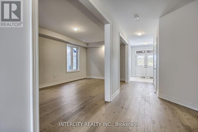 Building Photo - 331 Seaview Heights