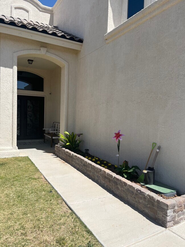 Building Photo - 12645 Paseo Rosannie Ave