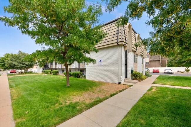 Building Photo - 205 E 4600 S