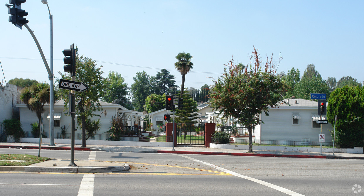 Building Photo - 1670 Colorado Blvd