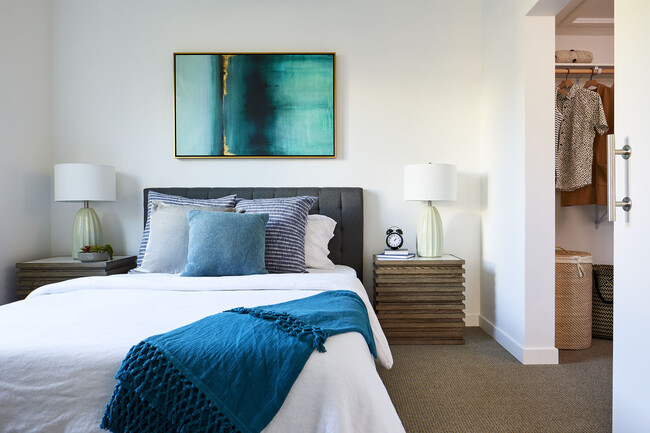 Building Photo - Ambrose