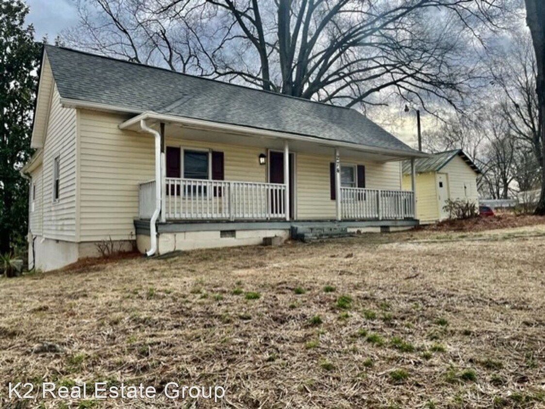Foto principal - 2 br, 1 bath House - 274 South Church Street