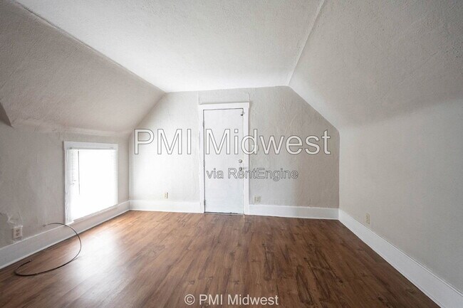 Foto del edificio - 831 S Webster St