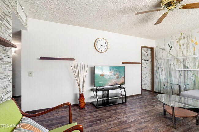 Foto del edificio - 12543 W Parkwood Dr