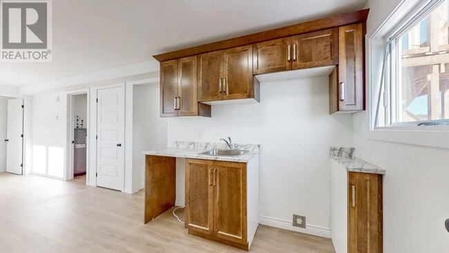 Building Photo - 250 Ladysmith Dr