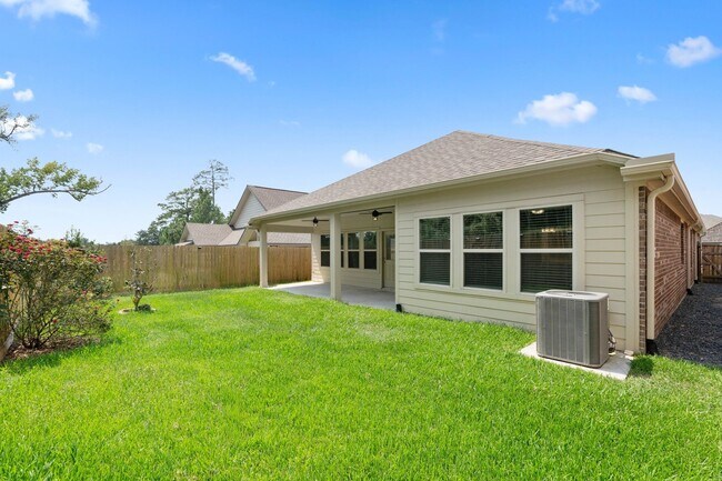 Foto del edificio - 914 Golden Willow Ln