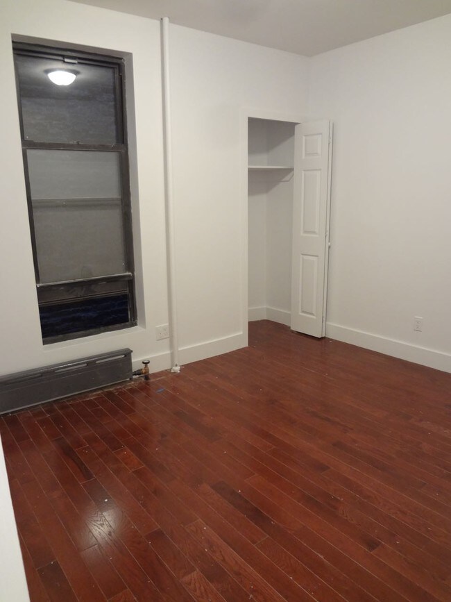 Building Photo - 693 9th Ave