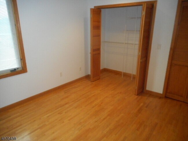Building Photo - 2032 Gless Ave