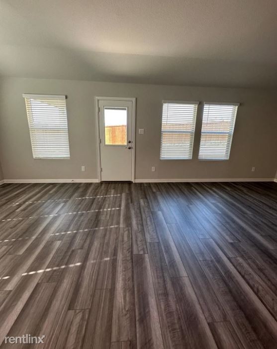 Building Photo - 4 br, 3 bath House - 3401 Triumph Dr