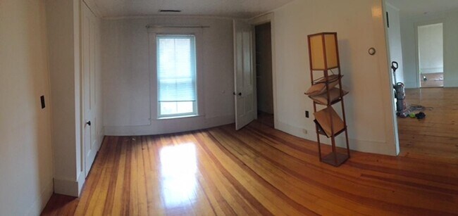 Building Photo - 72 S State St