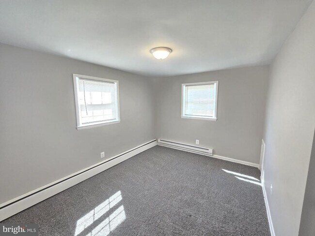 Foto del edificio - 5122 Plainfield Ave