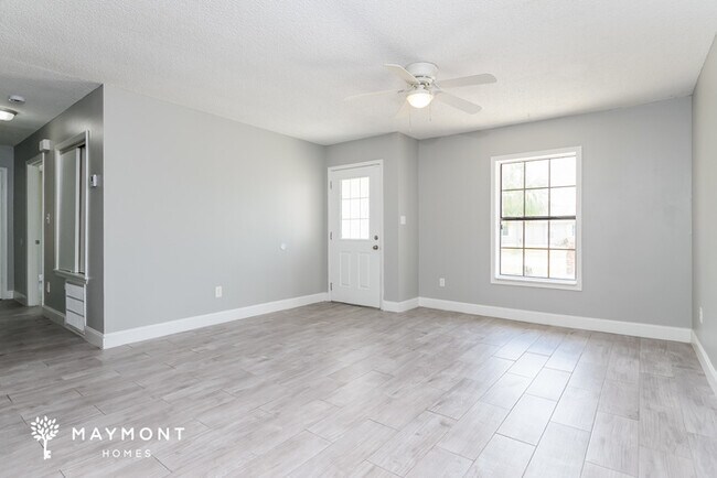 Foto del edificio - 621 Deauville Ct