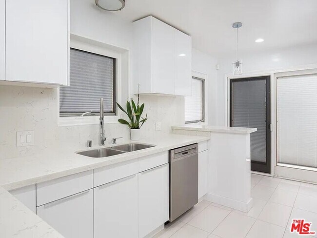 Foto del edificio - 6302 N San Gabriel Blvd
