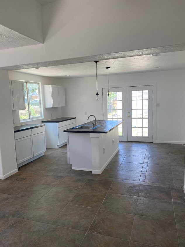 451 E Mitchell St, San Antonio, TX 78210 House Rental in San Antonio