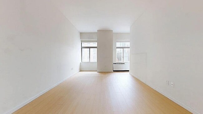 Photo - Washington Street Apartment