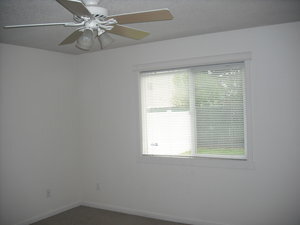 Foto del edificio - Charming 4-Bedroom Home in the Heart of Orchards!