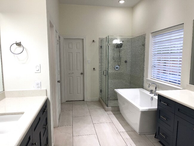 Foto del edificio - 5707 Honor Ct