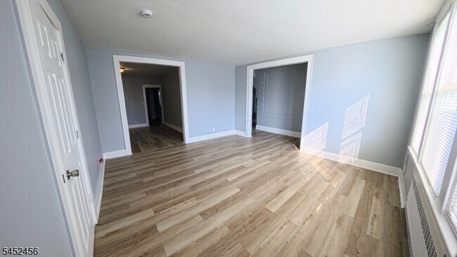 Foto del edificio - 309 Goldsmith Ave