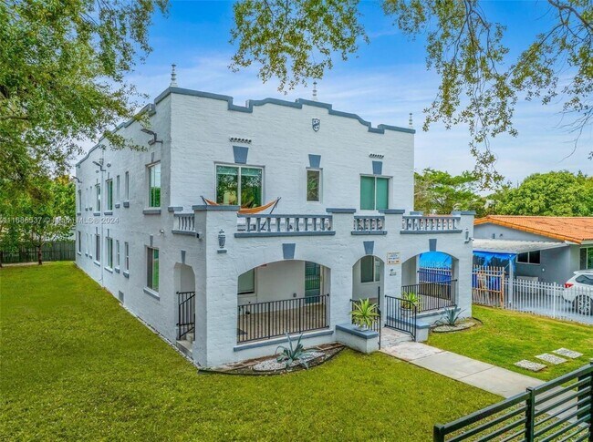 Foto del edificio - 1020 SW 23rd Ave