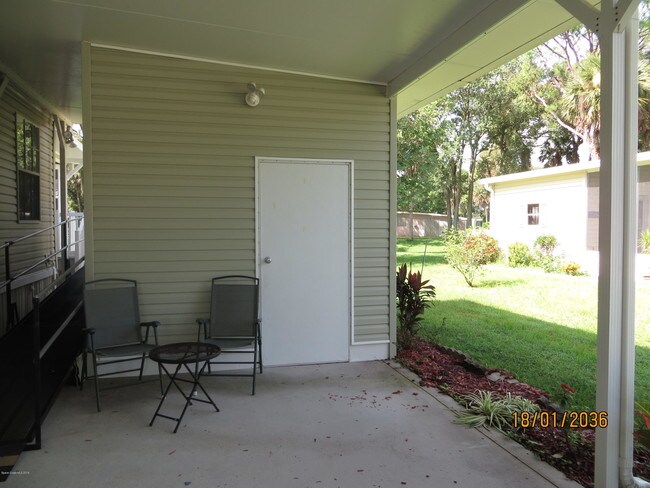 Foto del edificio - 325 Holiday Park Blvd NE