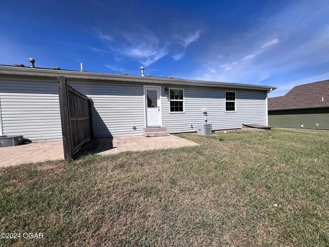 Building Photo - 2531 S Willard Ave