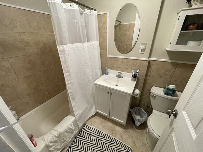 Building Photo - 591 Beacon St