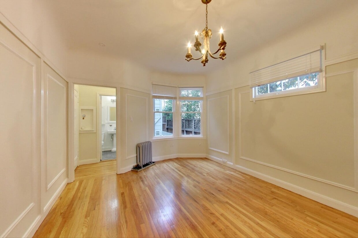 Primary Photo - Gorgeous Studio, Steps from the Park with ...