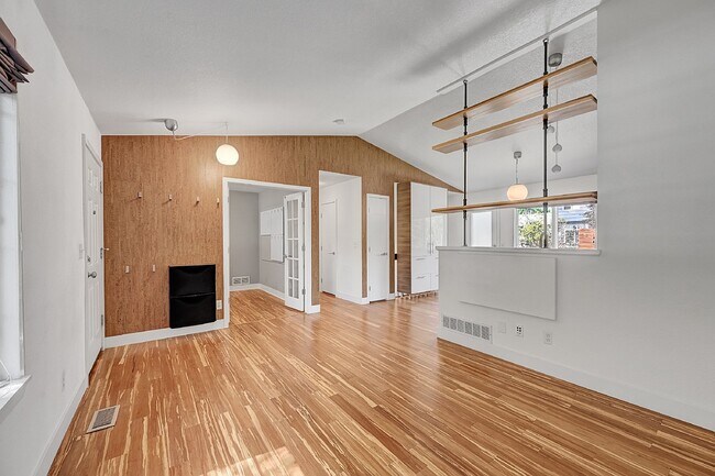 Foto del edificio - 2,940.95,  3-Bedroom, 1-bathroom Home In Erie with Stunning Backyard Space!