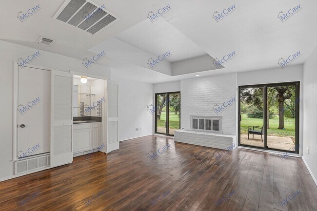 Foto del edificio - Coming Soon! Beautiful 2/2/2 Townhome in G...